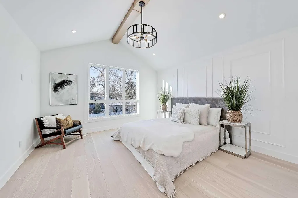 3536 43 Street SW Calgary AB T3E 3P5