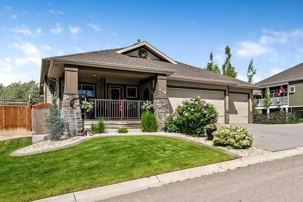 444 Seclusion Valley Drive NE Diamond Valley AB T0L 2A0
