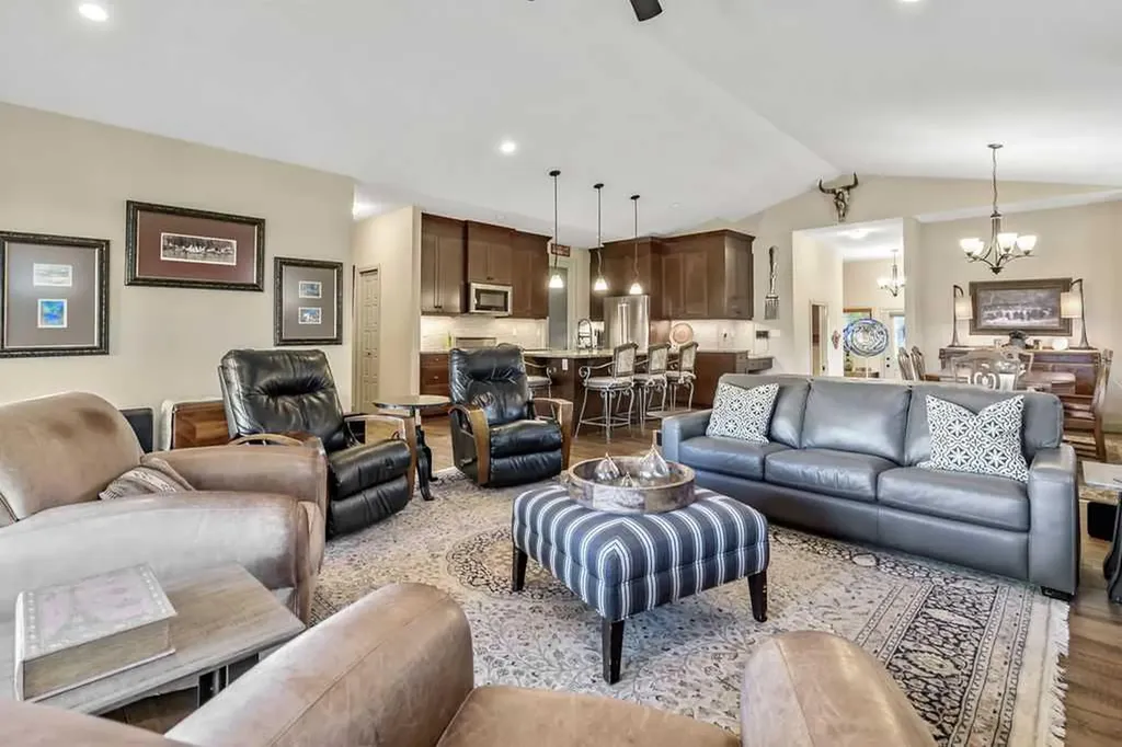 444 Seclusion Valley Drive NE Diamond Valley AB T0L 2A0