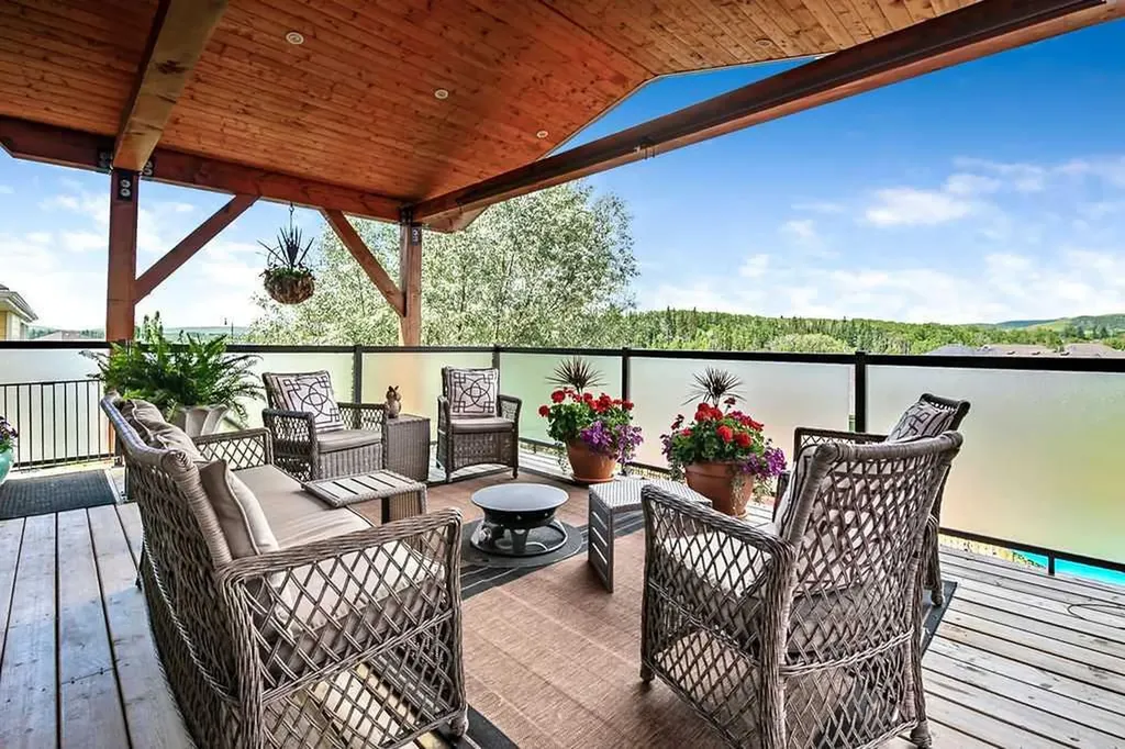 444 Seclusion Valley Drive NE Diamond Valley AB T0L 2A0