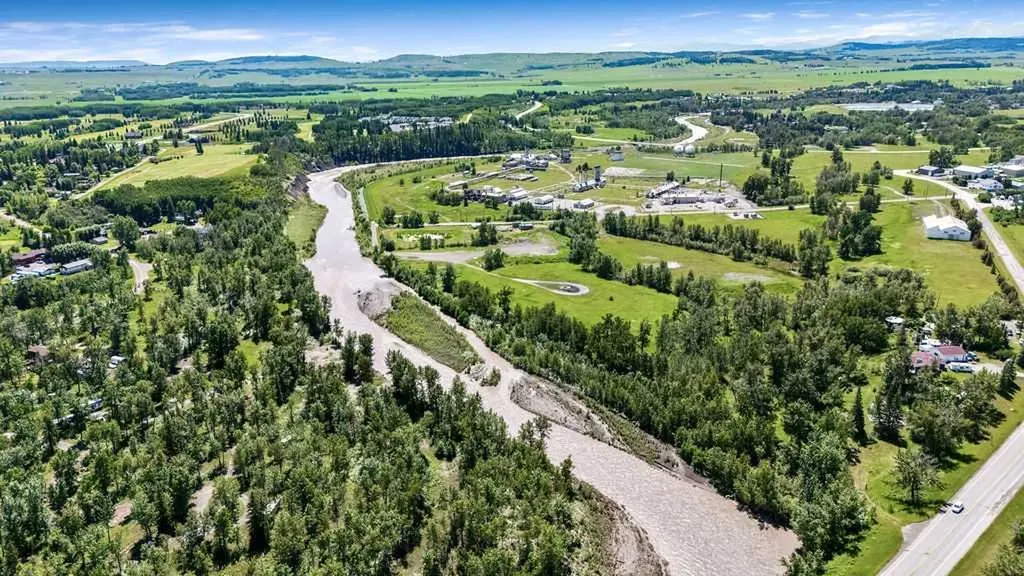 444 Seclusion Valley Drive NE Diamond Valley AB T0L 2A0
