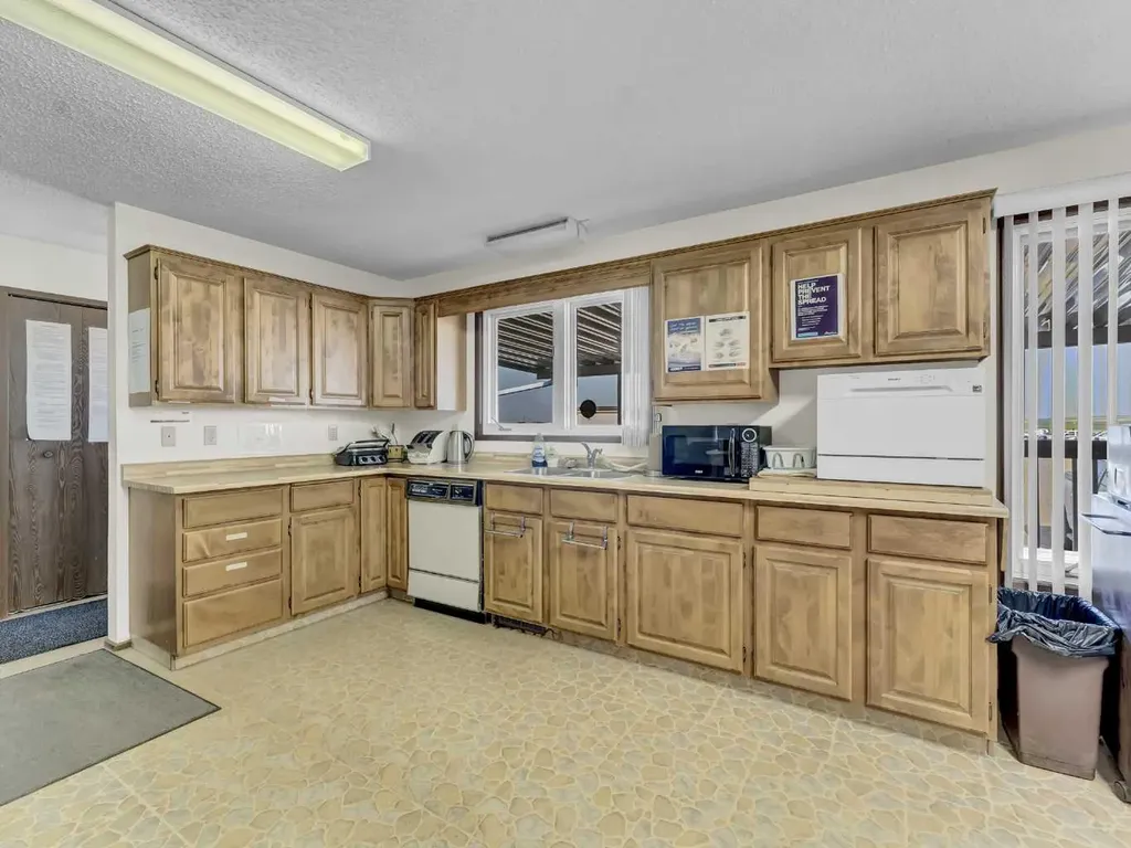 156 & 164 Charles Street Dunmore AB T1B 0K9