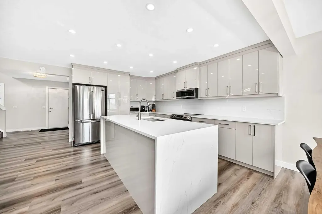 7230 Laguna Way NE Calgary AB T1Y 7B9