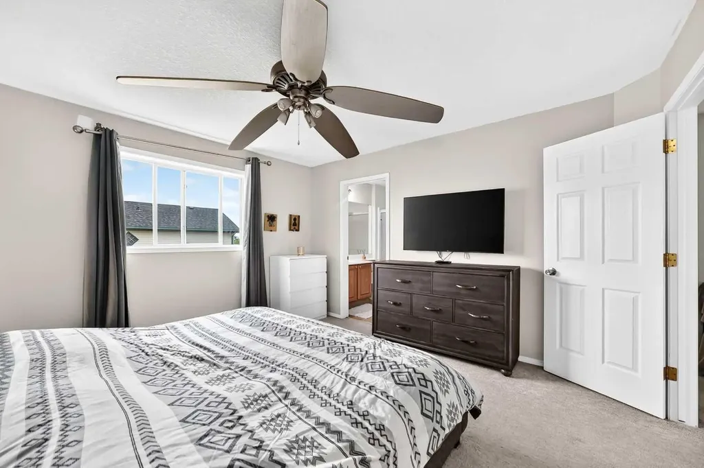7230 Laguna Way NE Calgary AB T1Y 7B9