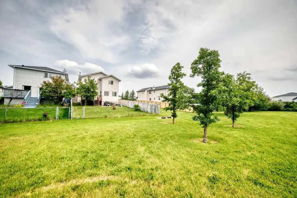 7230 Laguna Way NE Calgary AB T1Y 7B9