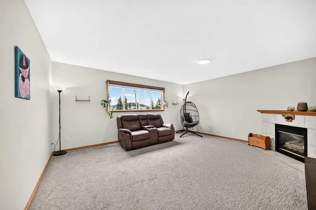 7230 Laguna Way NE Calgary AB T1Y 7B9