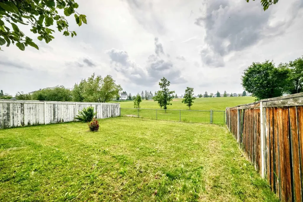 7230 Laguna Way NE Calgary AB T1Y 7B9
