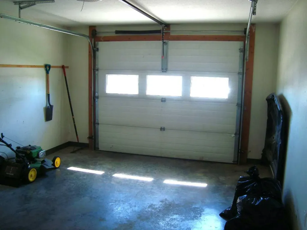 317 Railway Avenue Trochu AB T0M 2C0