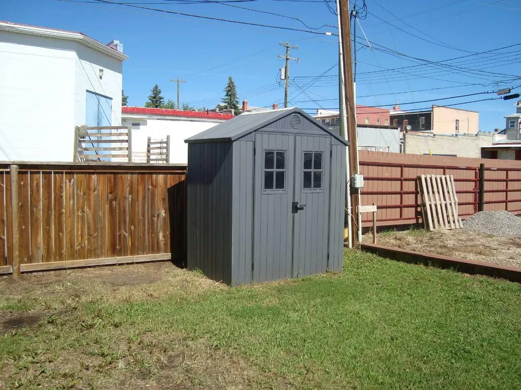 317 Railway Avenue Trochu AB T0M 2C0