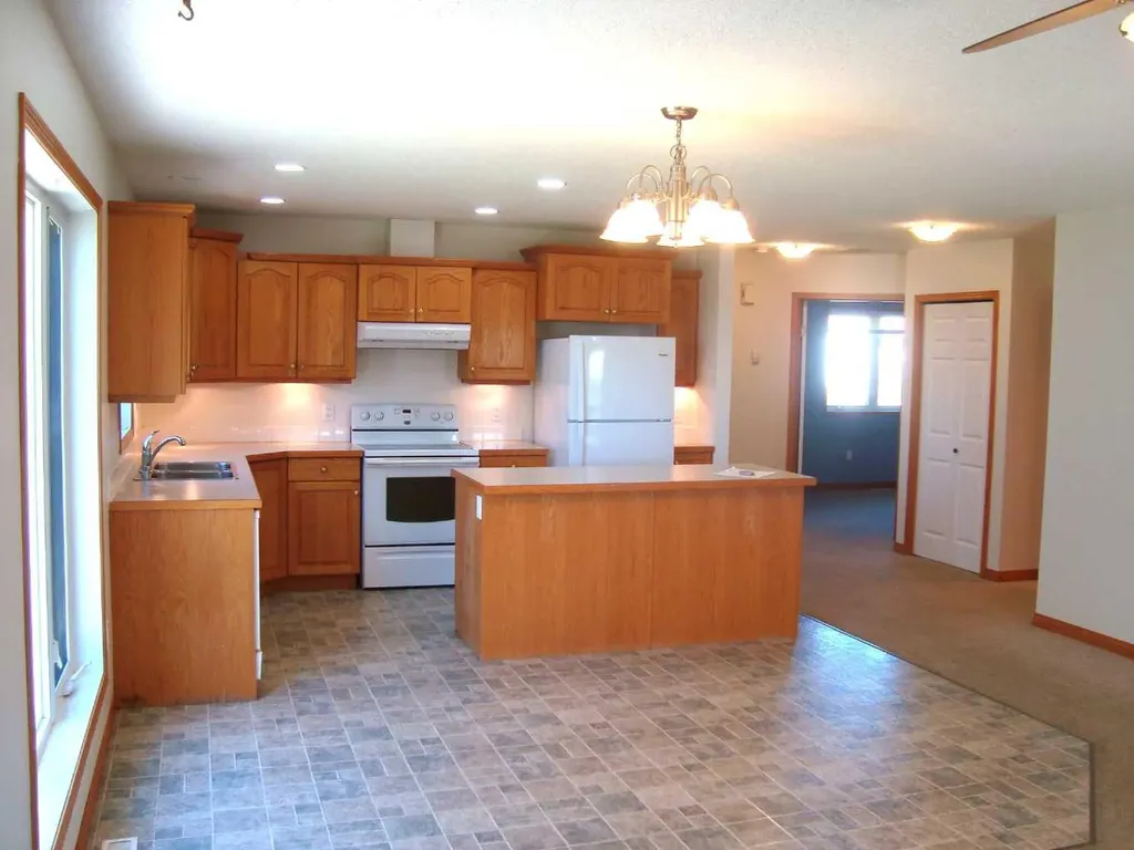 317 Railway Avenue Trochu AB T0M 2C0