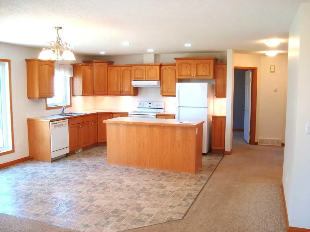 317 Railway Avenue Trochu AB T0M 2C0