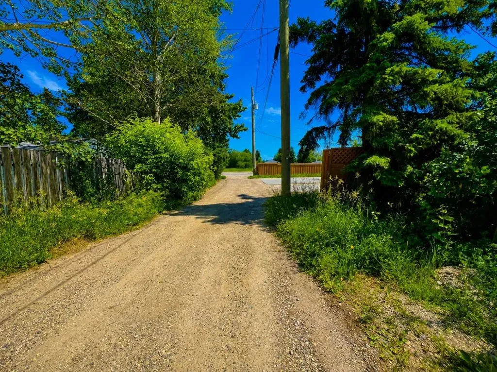 9810 108 Avenue Grande Prairie AB T8V 1N6