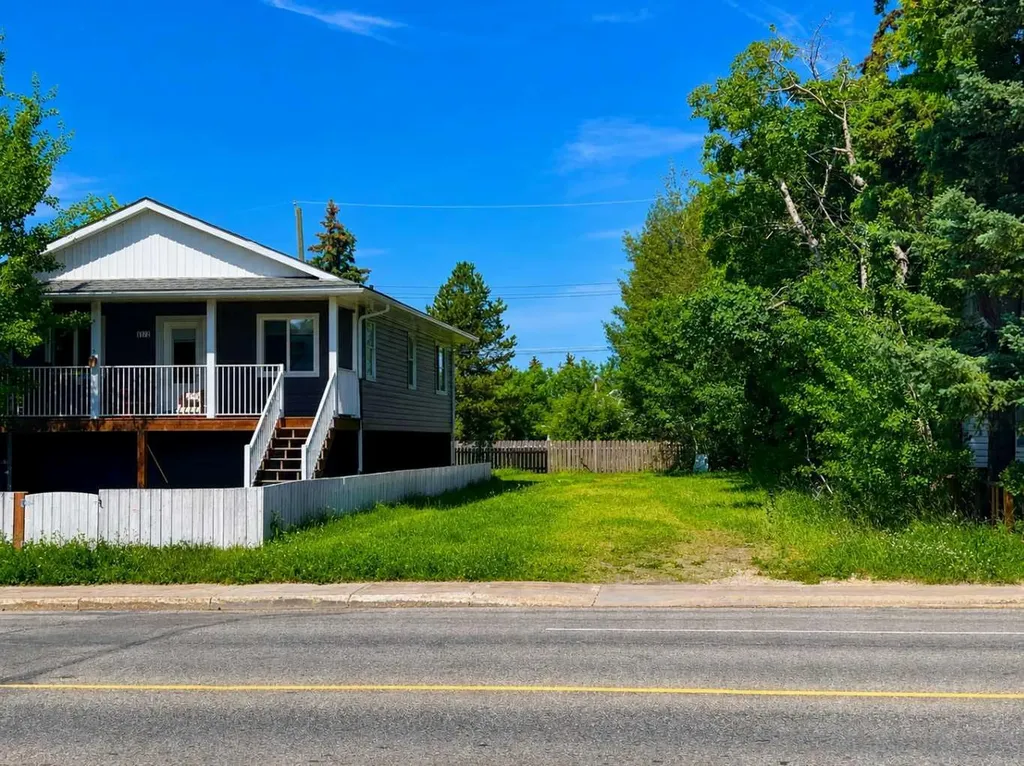 9810 108 Avenue Grande Prairie AB T8V 1N6