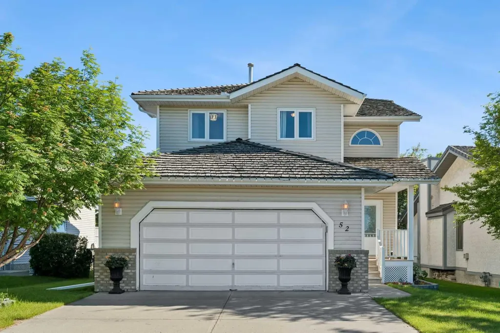 52 West Edge Road Cochrane AB T4C 1L1