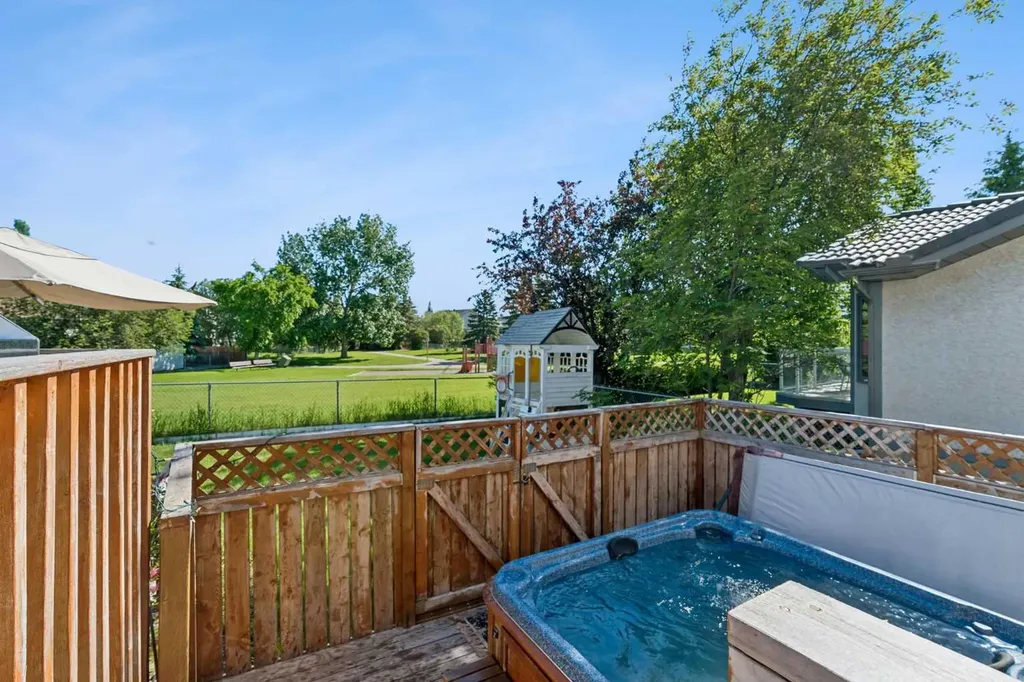 52 West Edge Road Cochrane AB T4C 1L1