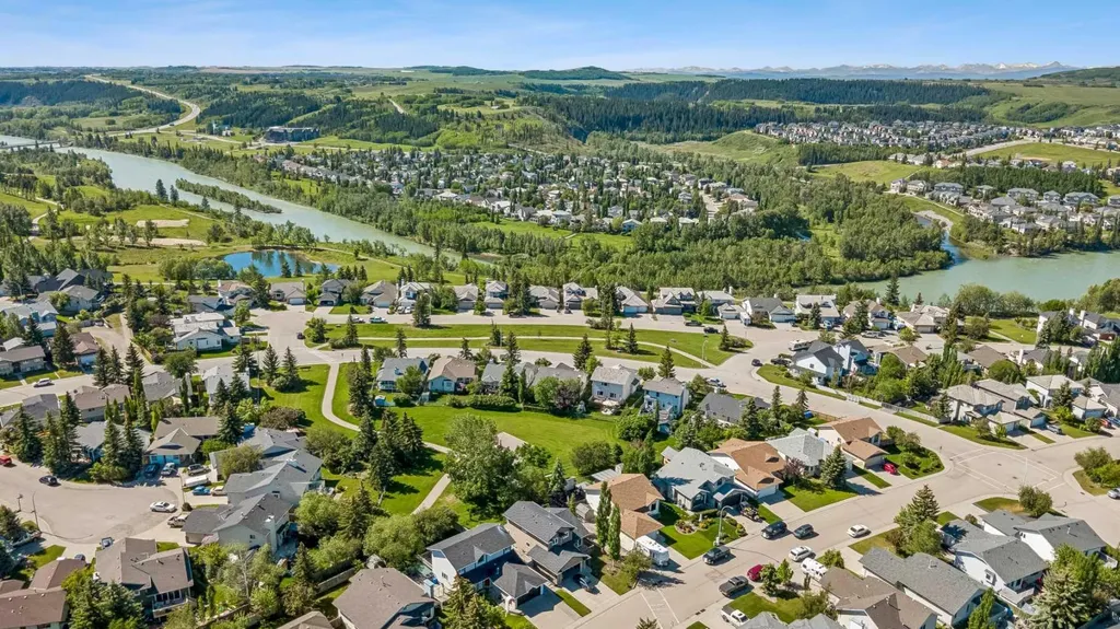 52 West Edge Road Cochrane AB T4C 1L1