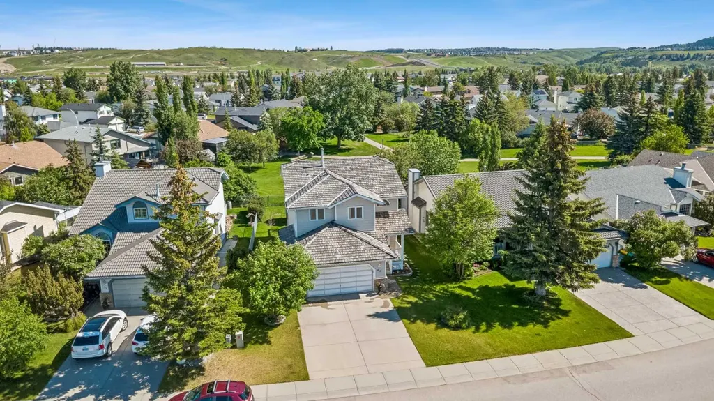 52 West Edge Road Cochrane AB T4C 1L1