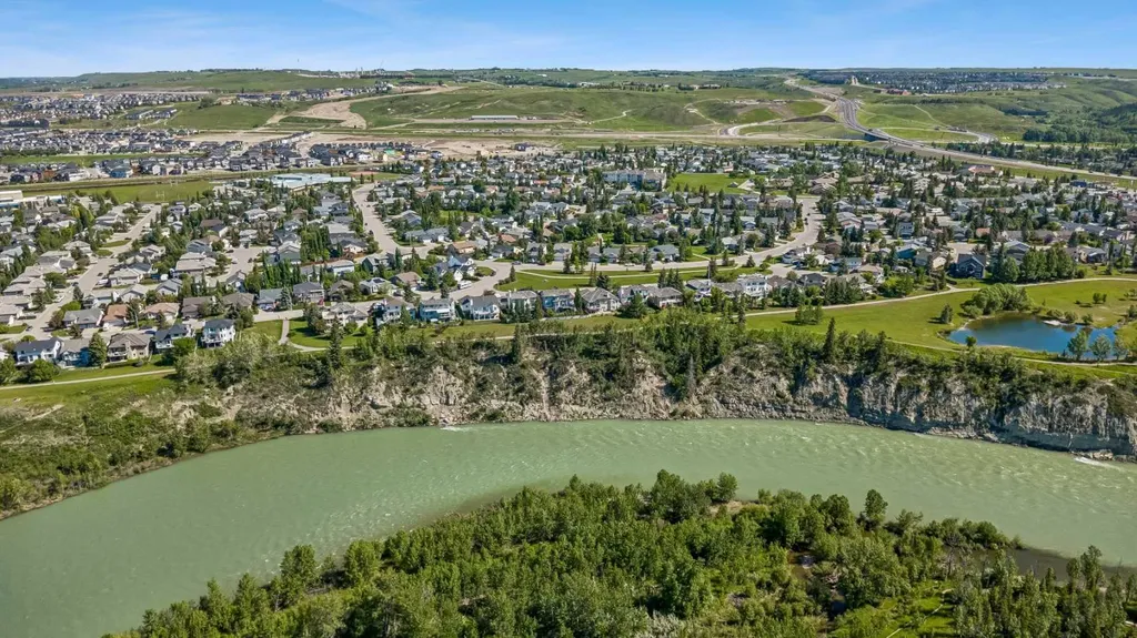 52 West Edge Road Cochrane AB T4C 1L1