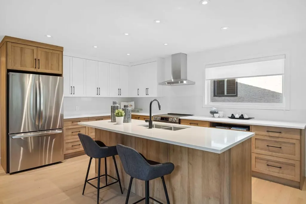 60 Strathcona Road SW Calgary AB T3H 1X5