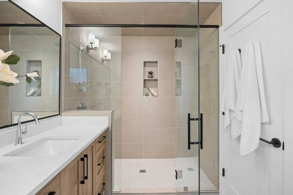 60 Strathcona Road SW Calgary AB T3H 1X5