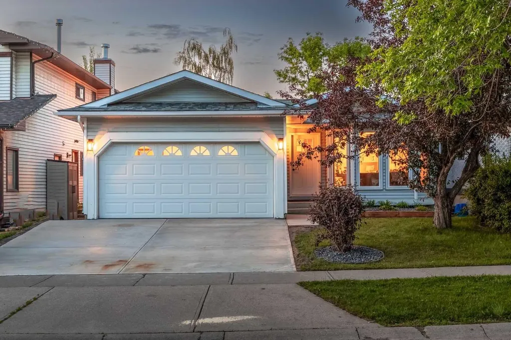 60 Strathcona Road SW Calgary AB T3H 1X5