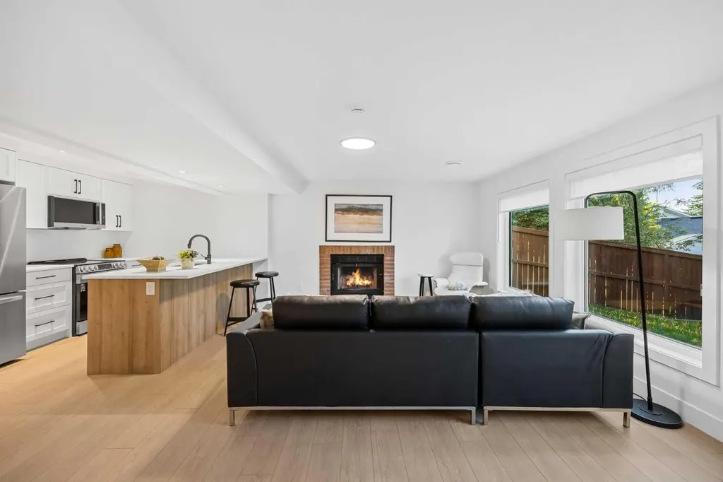 60 Strathcona Road SW Calgary AB T3H 1X5