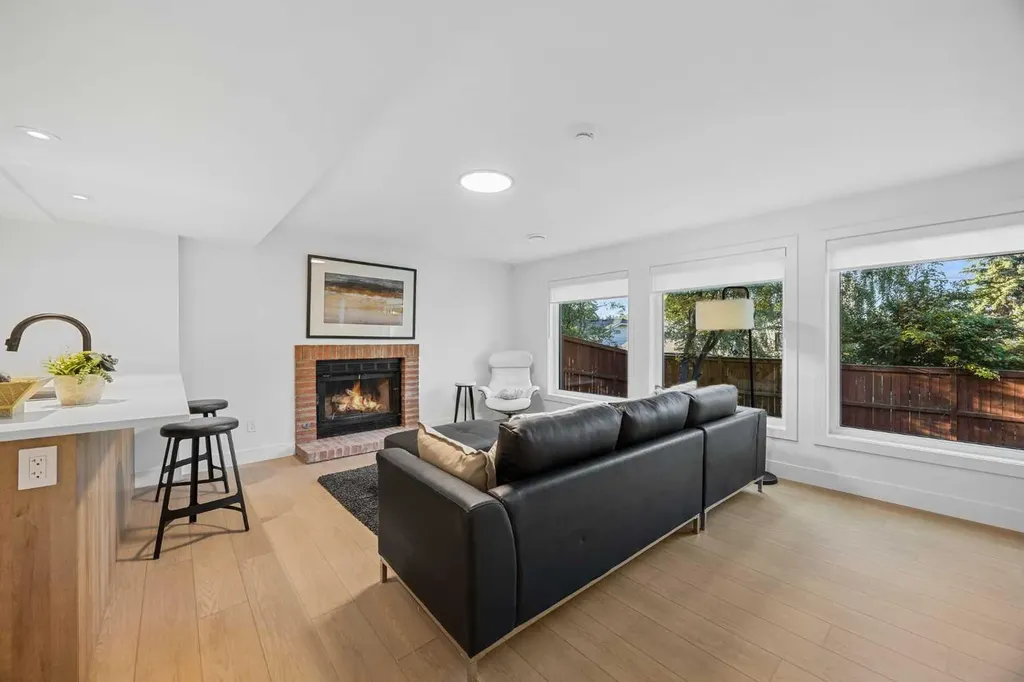 60 Strathcona Road SW Calgary AB T3H 1X5