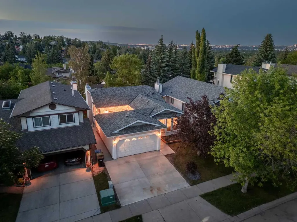 60 Strathcona Road SW Calgary AB T3H 1X5