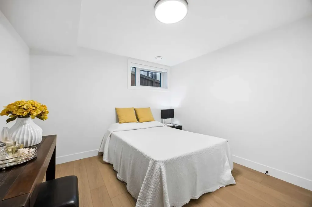 60 Strathcona Road SW Calgary AB T3H 1X5