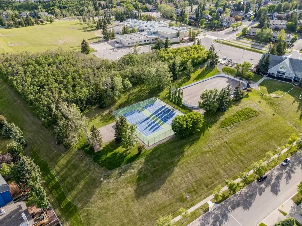 60 Strathcona Road SW Calgary AB T3H 1X5