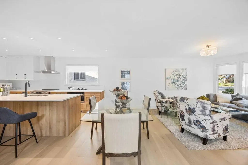 60 Strathcona Road SW Calgary AB T3H 1X5
