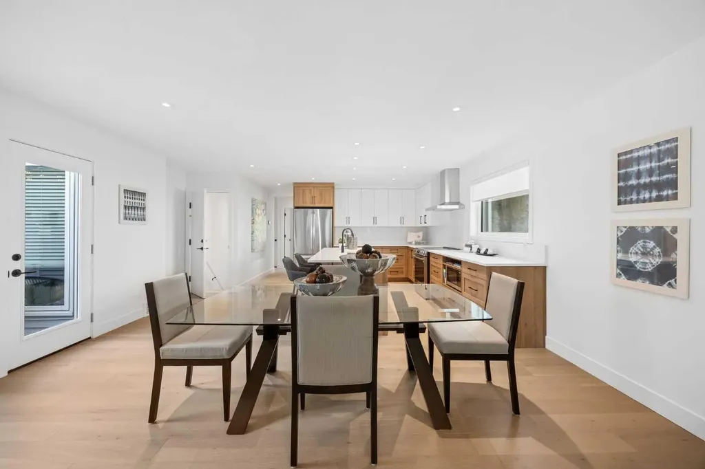 60 Strathcona Road SW Calgary AB T3H 1X5