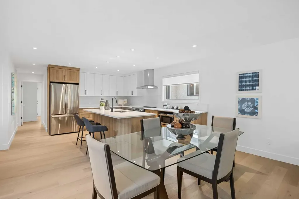 60 Strathcona Road SW Calgary AB T3H 1X5