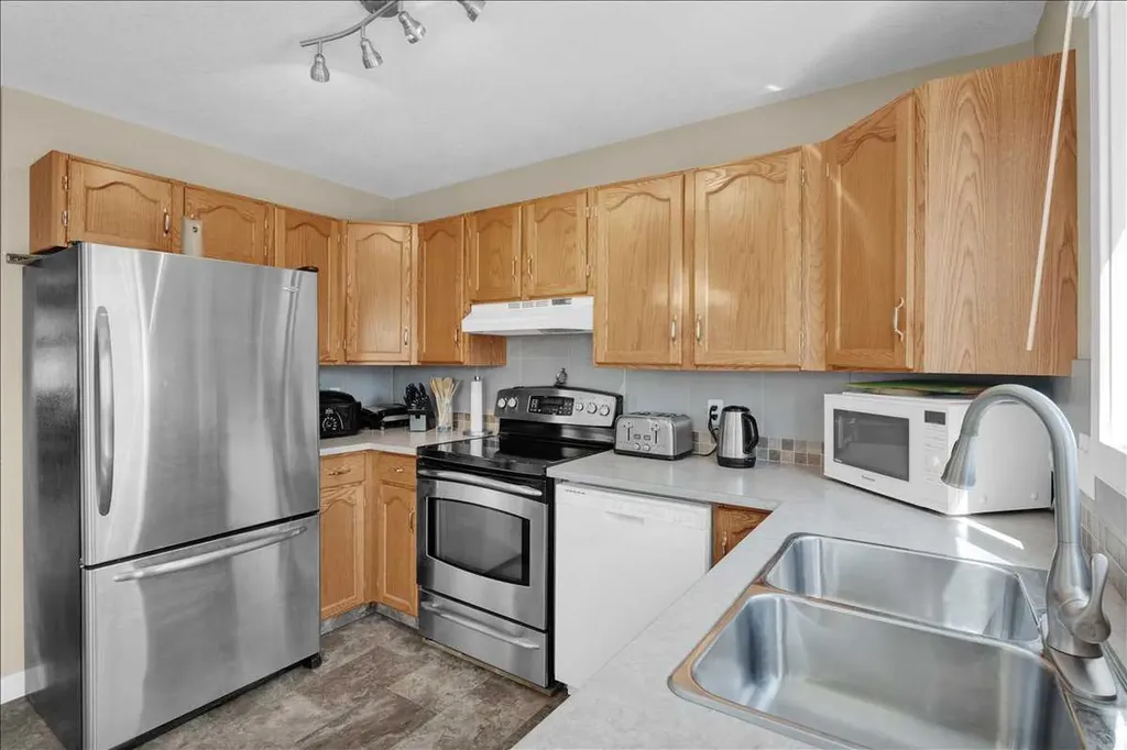 118 Meadowpark Drive Carstairs AB T0M 0N0
