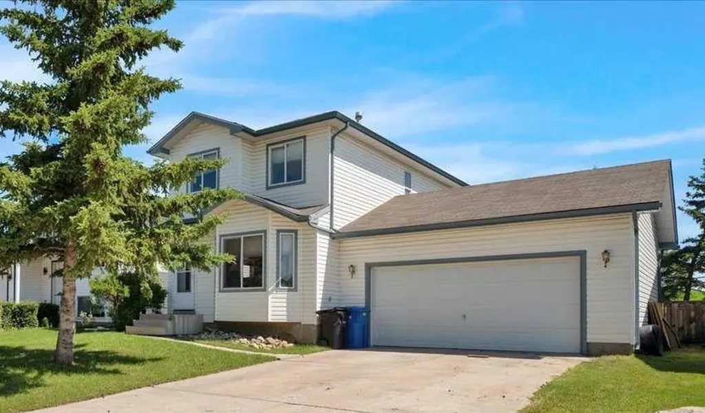 118 Meadowpark Drive Carstairs AB T0M 0N0