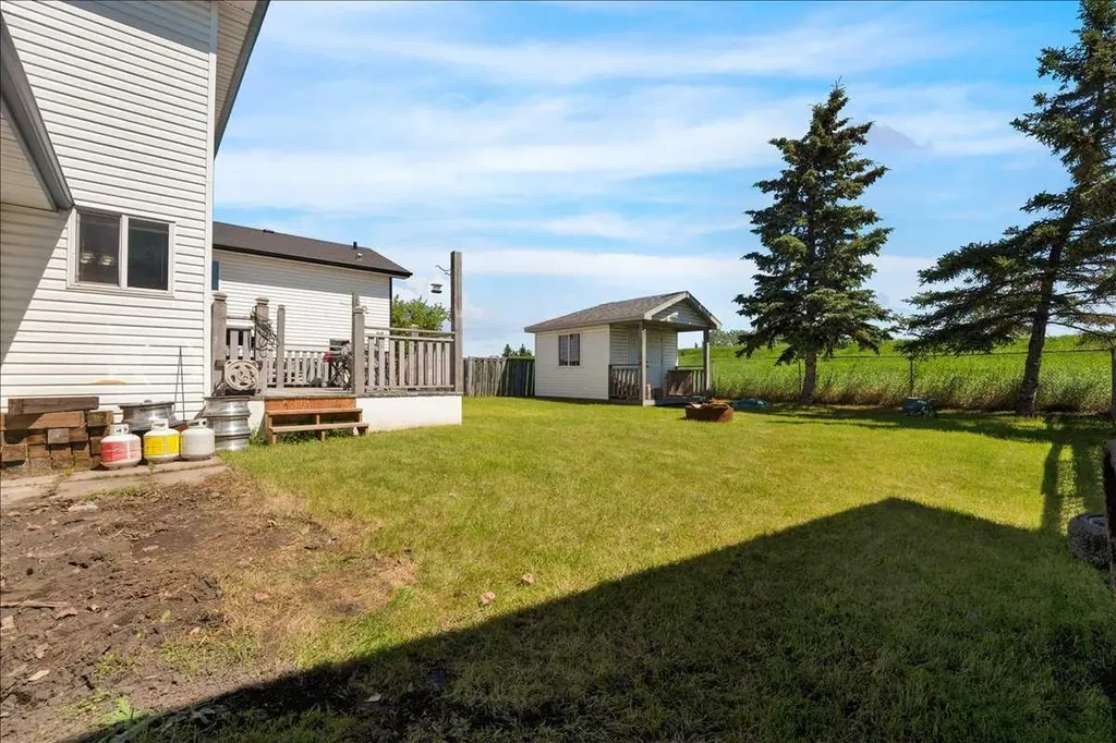 118 Meadowpark Drive Carstairs AB T0M 0N0
