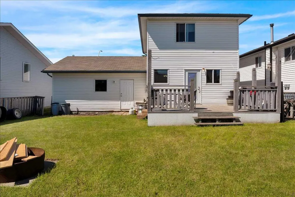118 Meadowpark Drive Carstairs AB T0M 0N0