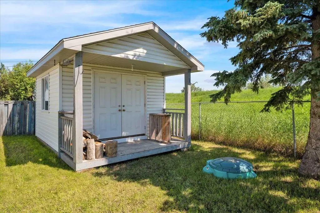 118 Meadowpark Drive Carstairs AB T0M 0N0