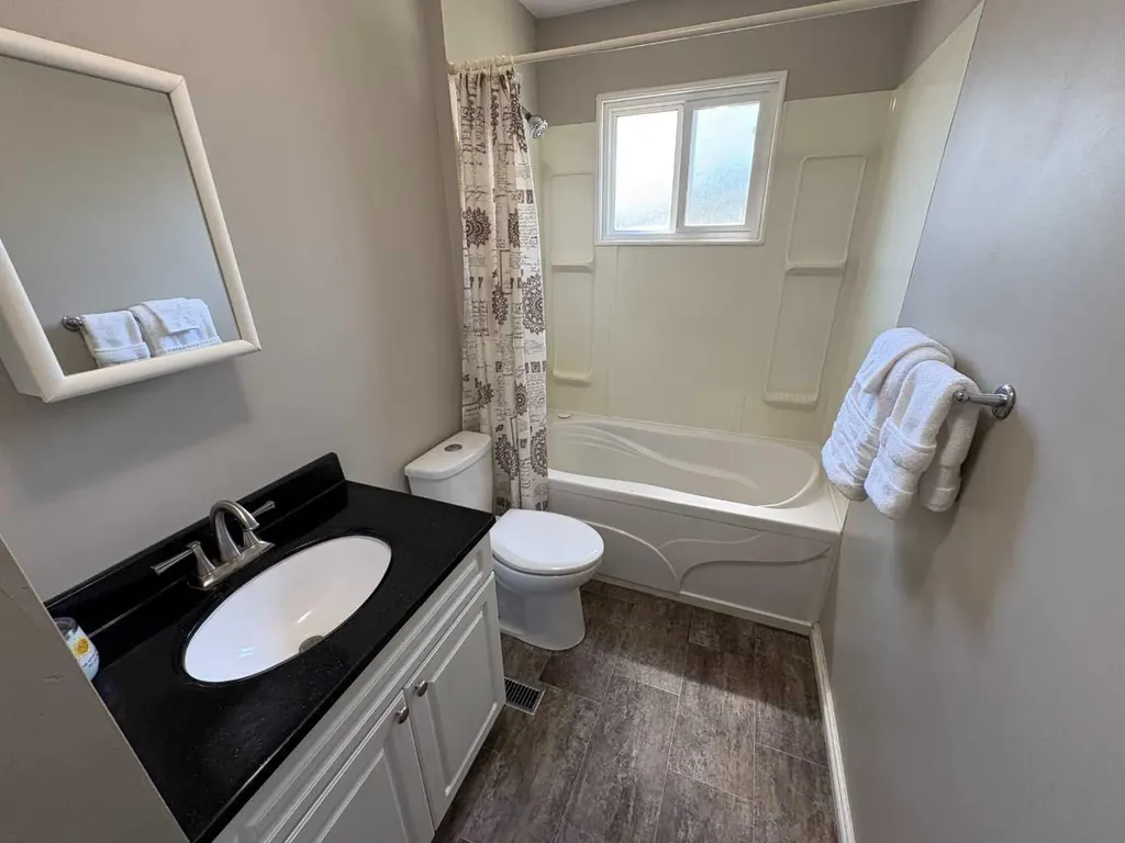 9609 77 Avenue Peace River AB T8S 1E5