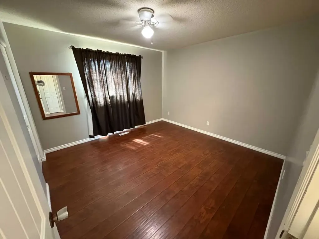 9609 77 Avenue Peace River AB T8S 1E5