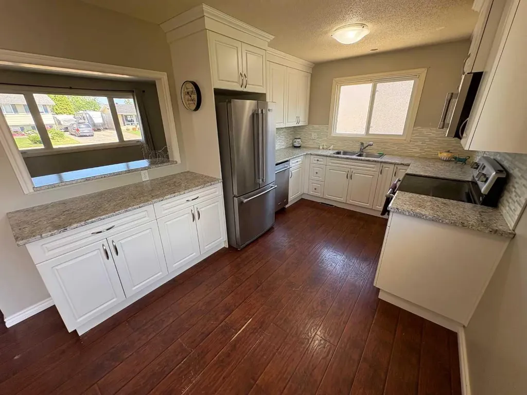 9609 77 Avenue Peace River AB T8S 1E5
