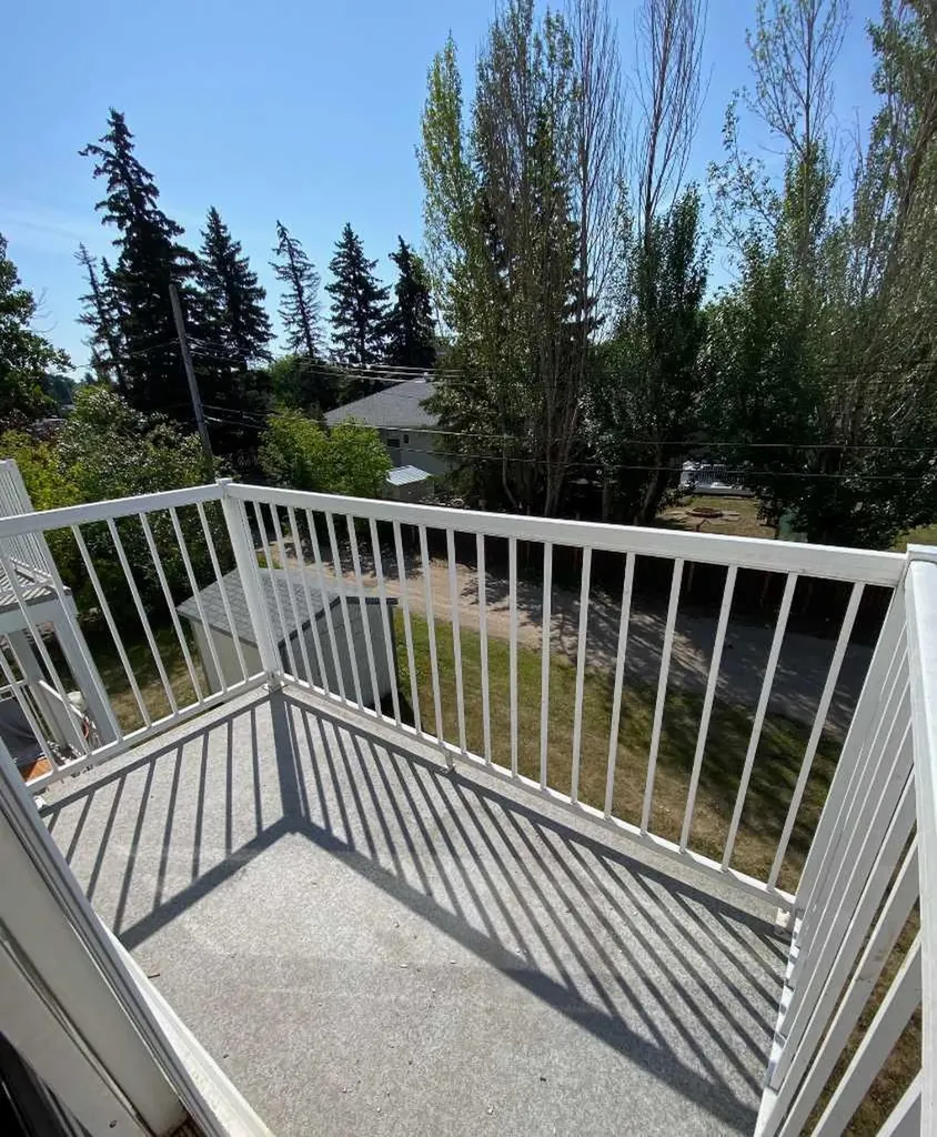 9807 108 Avenue Grande Prairie AB T8V1N5