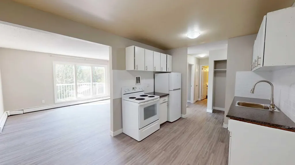 9807 108 Avenue Grande Prairie AB T8V1N5
