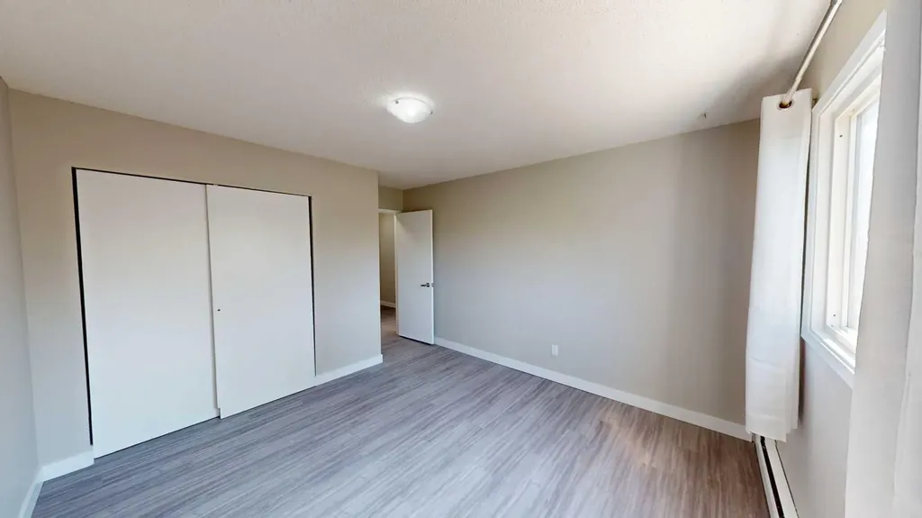 9807 108 Avenue Grande Prairie AB T8V1N5