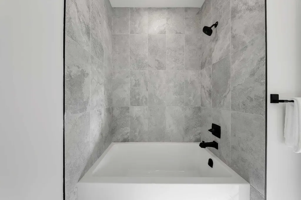 3538 43 Street SW Calgary AB T3E 3P5