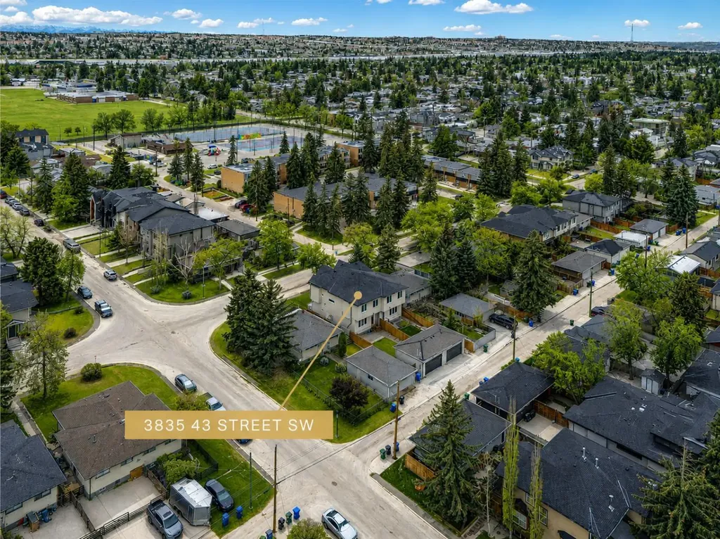 3538 43 Street SW Calgary AB T3E 3P5
