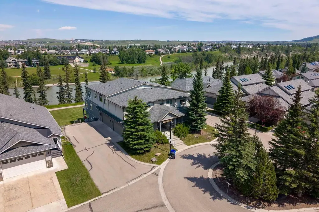 192 Crawford Drive Cochrane AB T4C 2G8