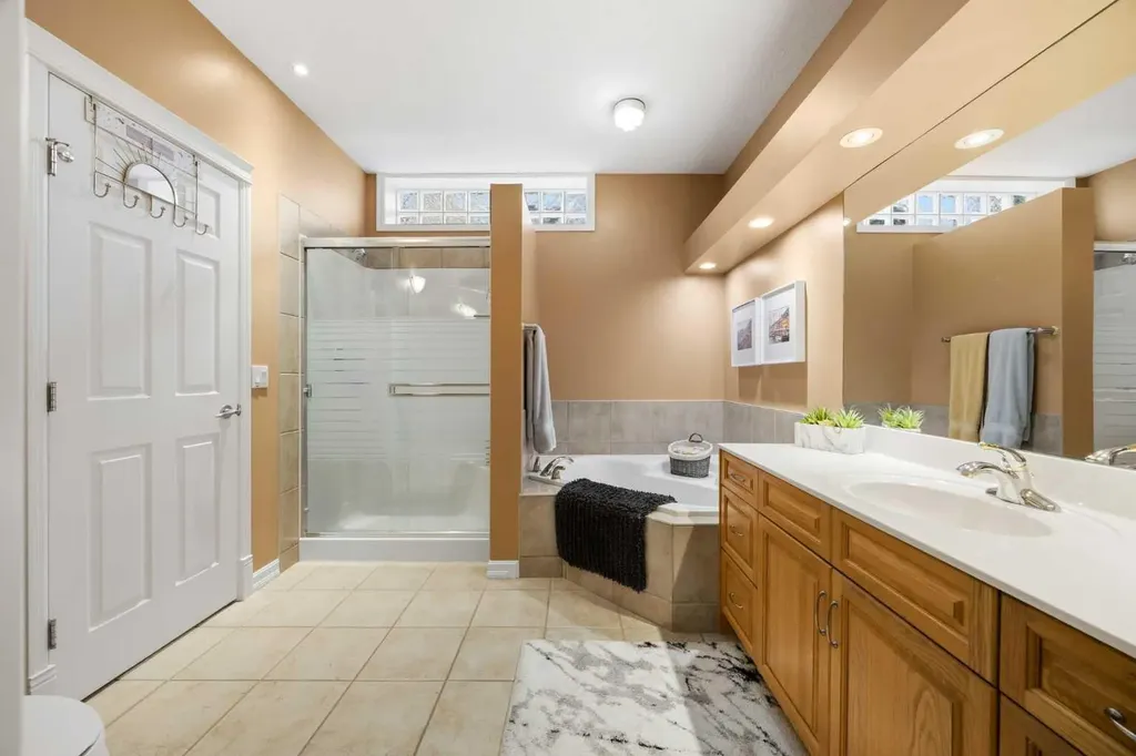 192 Crawford Drive Cochrane AB T4C 2G8