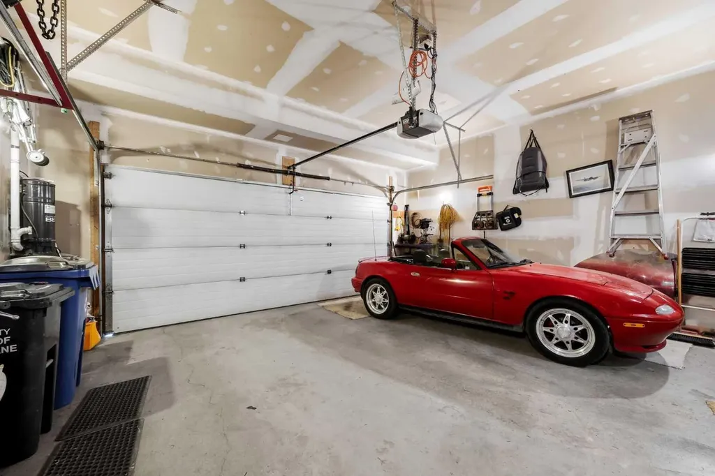 192 Crawford Drive Cochrane AB T4C 2G8