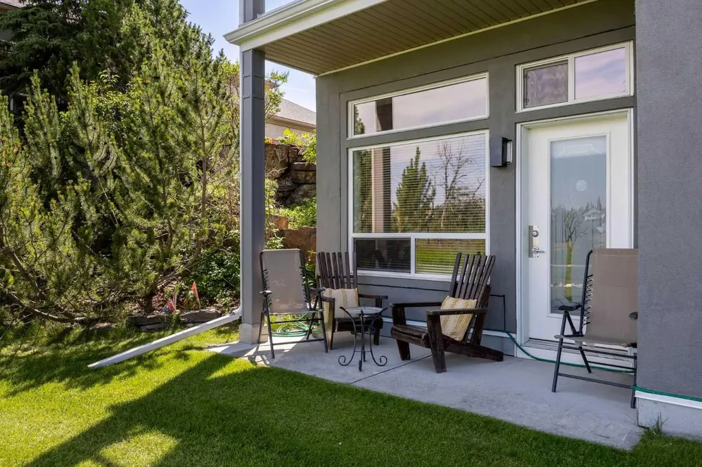 192 Crawford Drive Cochrane AB T4C 2G8
